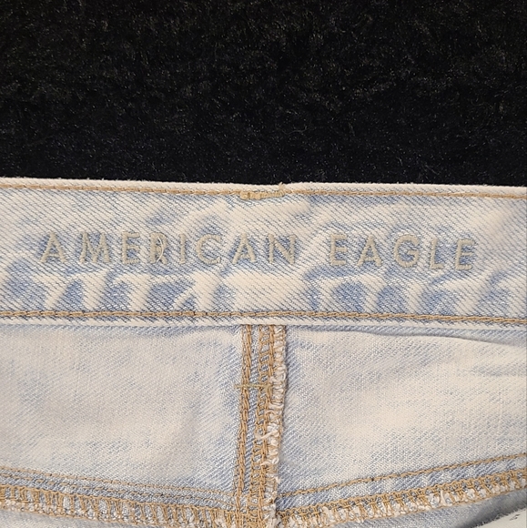 American Eagle Light Wash Mom Jean - Picture 2 of 5